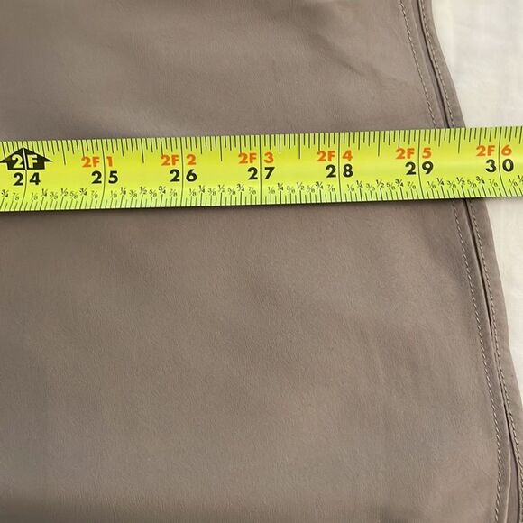 H&M Gray Satin Sleeveless Blouse Womens Size Extra Large XL Flowy Minimalist - Picture 8 of 10